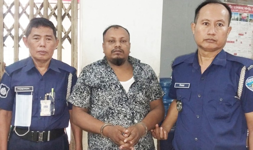 কুমিল্লায় রান্না ঘরে ঢুকে গৃহবধূকে গলা কেটে হত্যার দায়ে প্রতিবেশী দেলোয়ার হোসেন নামের একজনকে যাবজ্জীবন কারাদণ্ড